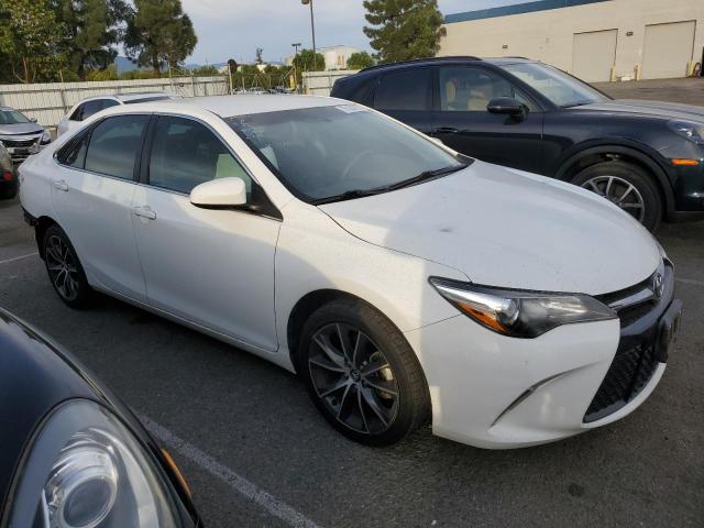 4T1BF1FK8HU685791 - 2017 TOYOTA CAMRY LE WHITE photo 4