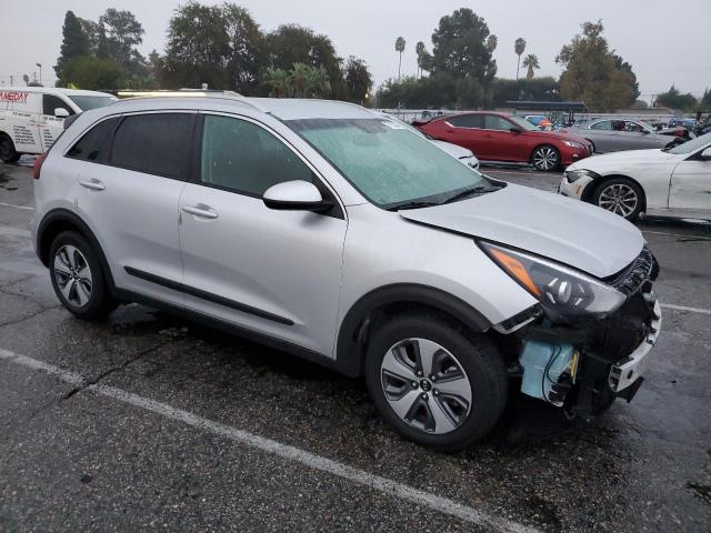 KNDCB3LCXL5448686 - 2020 KIA NIRO LX SILVER photo 4