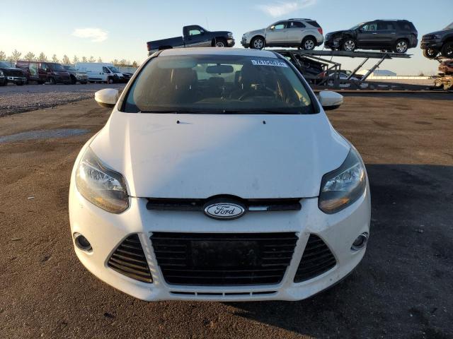 1FADP3N2XEL363099 - 2014 FORD FOCUS TITANIUM WHITE photo 5