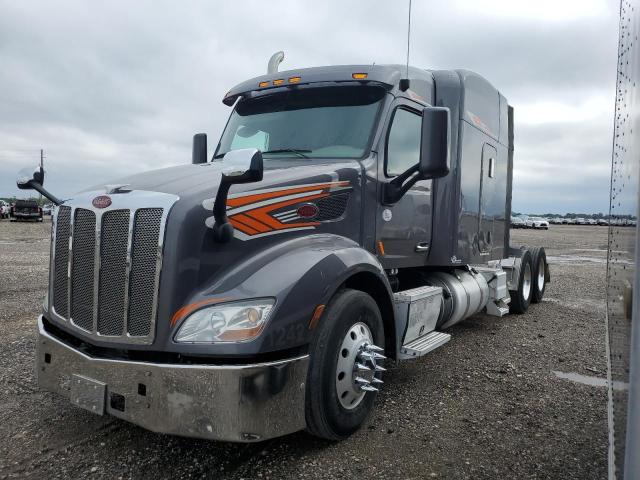 1XPBDP9X3JD458663 - 2018 PETERBILT 579 GRAY photo 2