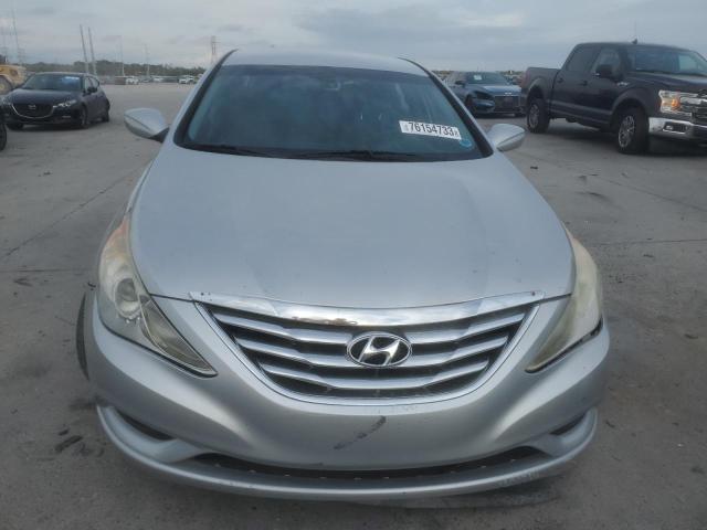 5NPEB4AC3CH413182 - 2012 HYUNDAI SONATA GLS SILVER photo 5