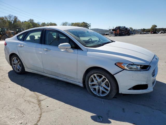 1FA6P0H72F5113795 - 2015 FORD FUSION SE WHITE photo 4