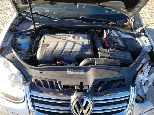 3VWRL7AJXAM057431 - 2010 VOLKSWAGEN JETTA TDI SILVER photo 11