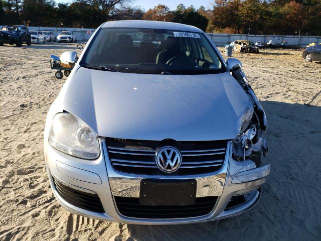 3VWRL7AJXAM057431 - 2010 VOLKSWAGEN JETTA TDI SILVER photo 5