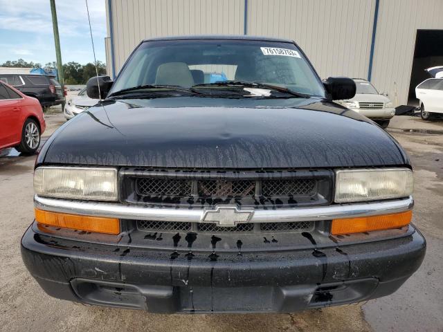 1GNCS18W22K190419 - 2002 CHEVROLET BLAZER BLACK photo 5