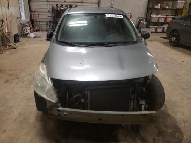 3N1CN7AP7EL812072 - 2014 NISSAN VERSA S GRAY photo 5