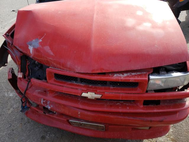 1GNCS18W82K233516 - 2002 CHEVROLET BLAZER RED photo 11