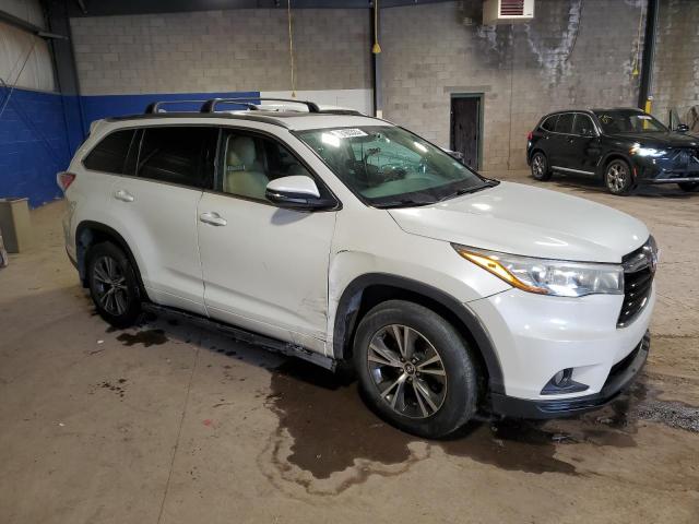 5TDKKRFH6GS182881 - 2016 TOYOTA HIGHLANDER XLE WHITE photo 4