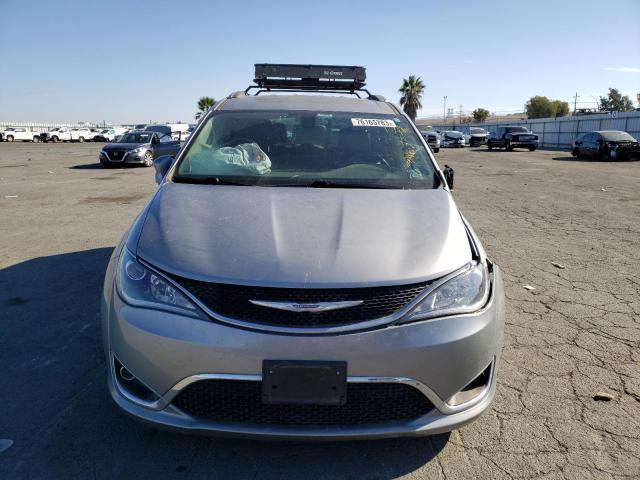 2C4RC1BG0JR210667 - 2018 CHRYSLER PACIFICA TOURING L SILVER photo 5