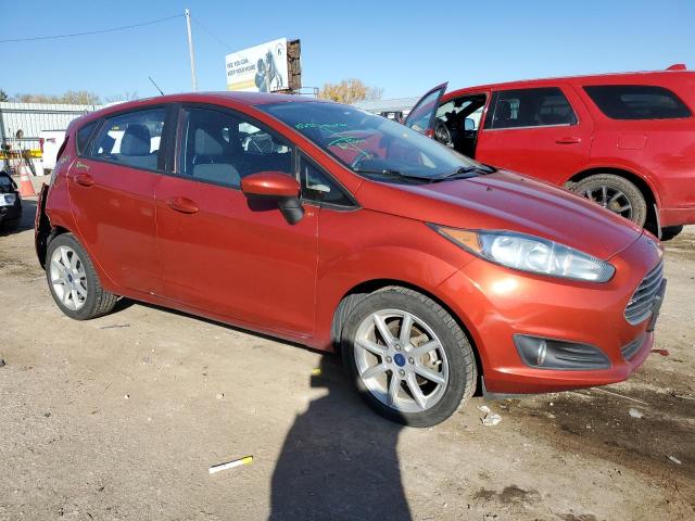 3FADP4EJ0JM115210 - 2018 FORD FIESTA SE ORANGE photo 4