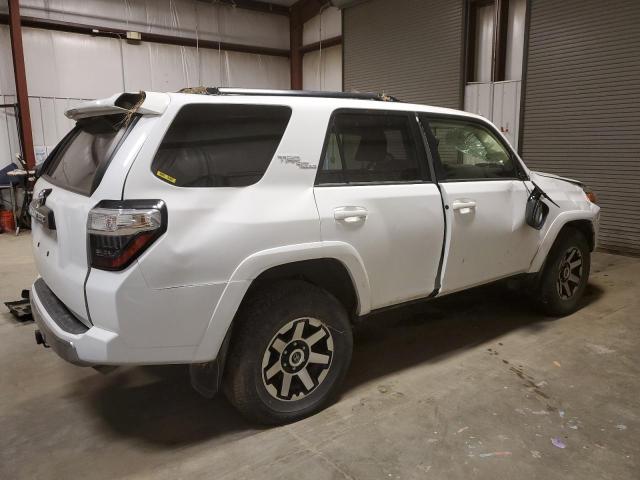 JTEPU5JR4P6127687 - 2023 TOYOTA 4RUNNER SE WHITE photo 3