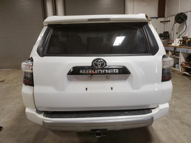 JTEPU5JR4P6127687 - 2023 TOYOTA 4RUNNER SE WHITE photo 6