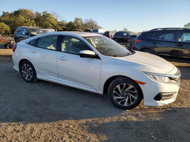 2HGFC2F79JH575780 - 2018 HONDA CIVIC EX WHITE photo 4