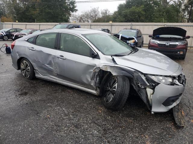 JHMFC1F77JX021317 - 2018 HONDA CIVIC EXL Արծաթագույն լուսանկար 4