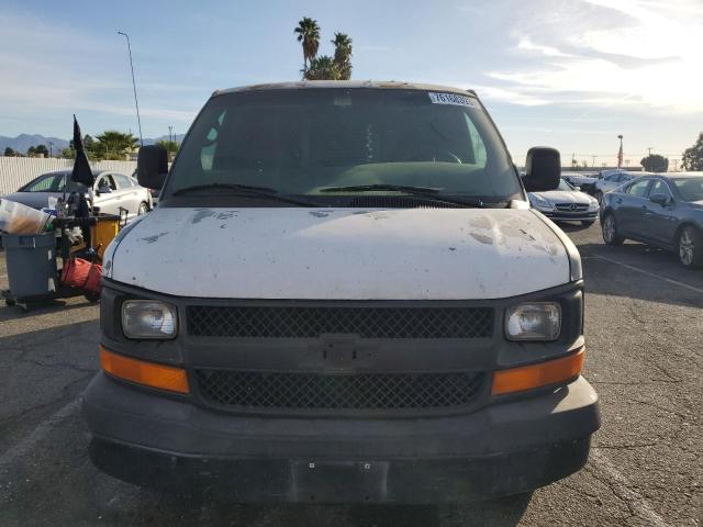 1GCHG35U541192849 - 2004 CHEVROLET EXPRESS G3 WHITE photo 5