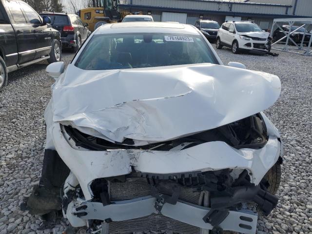 1G4ZP5SS7HU137967 - 2017 BUICK LACROSSE ESSENCE თეთრი ფოტო 5