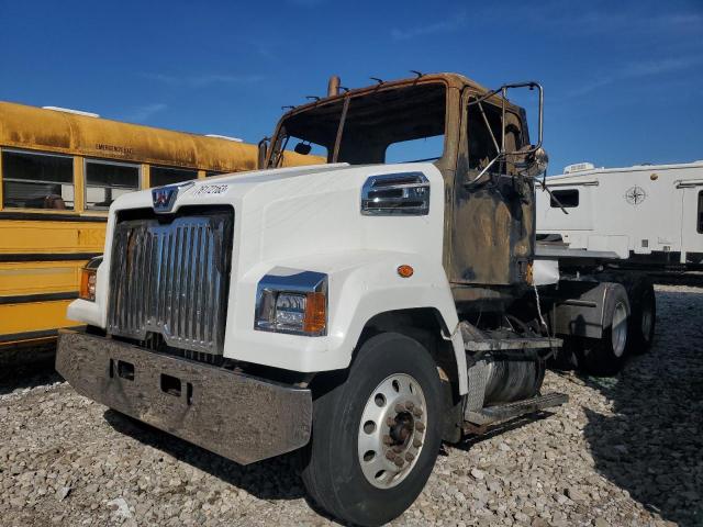 5KJJAVDV9FLGJ8841 - 2015 WESTERN STAR/AUTO CAR CONVENTION 4700SF WHITE photo 2