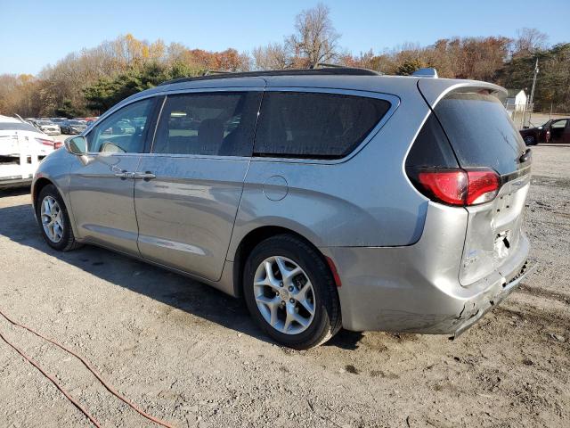 2C4RC1FG6JR174199 - 2018 CHRYSLER PACIFICA TOURING PLUS Gümüş foto 2