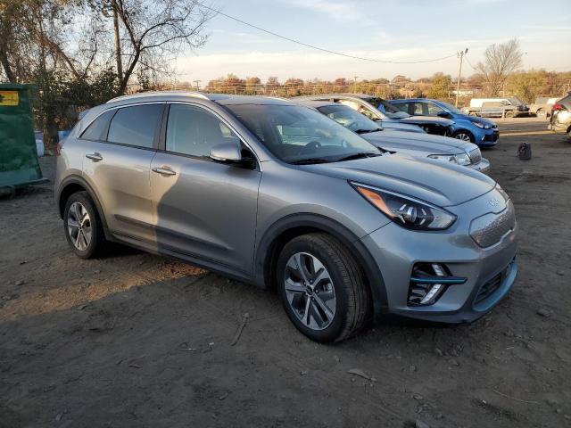 KNDCC3LG3N5153402 - 2022 KIA NIRO S GRAY photo 4