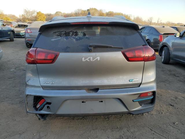 KNDCC3LG3N5153402 - 2022 KIA NIRO S GRAY photo 6