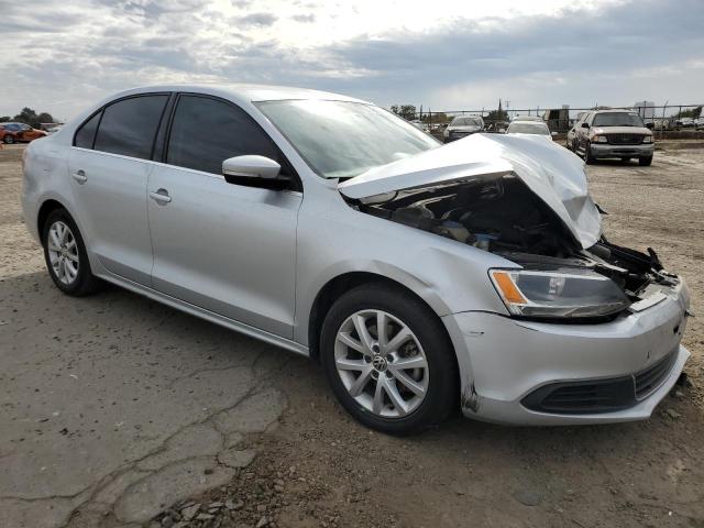 3VWD17AJ5EM354841 - 2014 VOLKSWAGEN JETTA SE SILVER photo 4