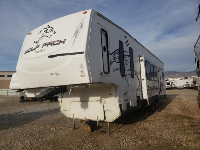 4X4FCTR388Y200633 - 2008 WILD TRAILER WHITE photo 2