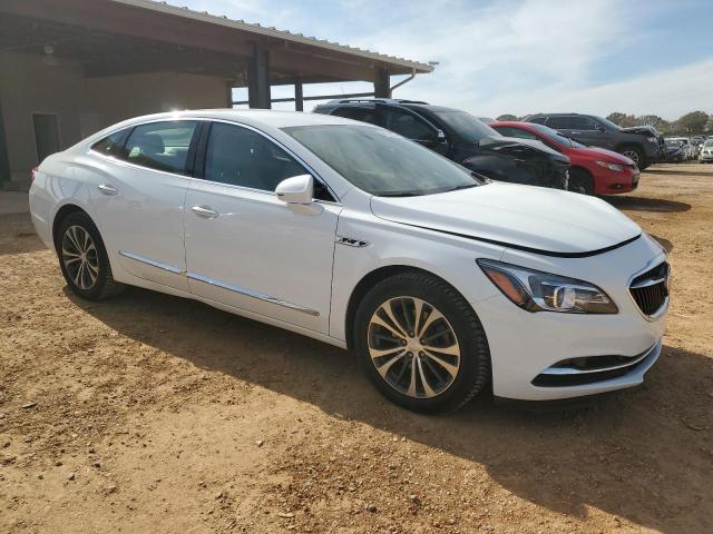 1G4ZP5SS0JU143020 - 2018 BUICK LACROSSE ESSENCE თეთრი ფოტო 4