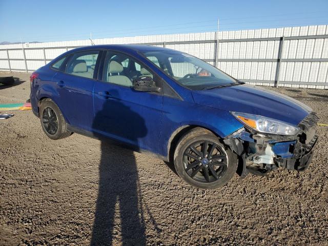 1FADP3FE7JL256482 - 2018 FORD FOCUS SE BLUE photo 4