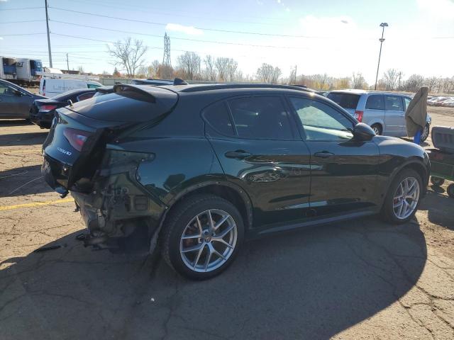 ZASFAKNN3J7C03794 - 2018 ALFA ROMEO STELVIO TI SPORT GREEN photo 3