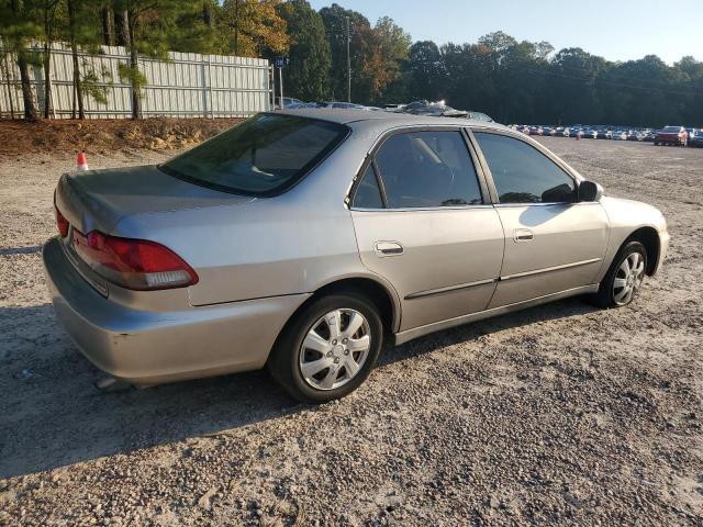 1HGCG5645WA248524 - 1998 HONDA ACCORD LX SILVER photo 3