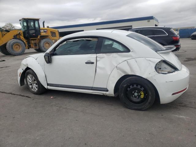 3VWFD7AT3JM706441 - 2018 VOLKSWAGEN BEETLE S WHITE photo 2