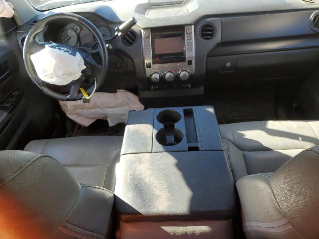 5TFRM5F10GX099820 - 2016 TOYOTA TUNDRA DOUBLE CAB SR/SR5 WHITE photo 8