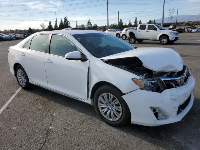 4T1BF1FK2EU448516 - 2014 TOYOTA CAMRY L WHITE photo 4