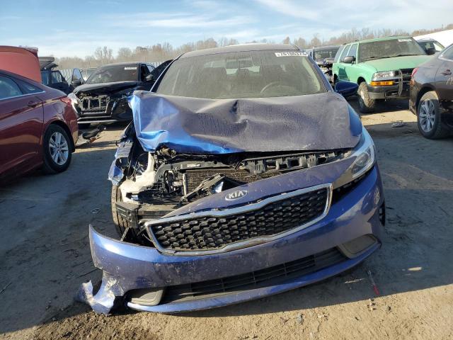 3KPFK4A76JE254408 - 2018 KIA FORTE LX BLUE photo 5