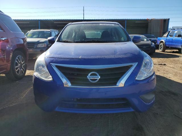 3N1CN7AP5HL841381 - 2017 NISSAN VERSA S BLUE photo 5