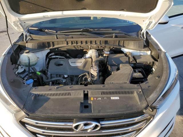 KM8J33A22JU689607 - 2018 HYUNDAI TUCSON VALUE WHITE photo 11