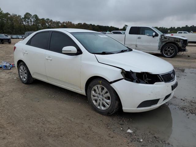 KNAFU4A25D5680005 - 2013 KIA FORTE EX WHITE photo 4