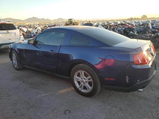 1ZVBP8AM9C5206104 - 2012 FORD MUSTANG BLUE photo 2