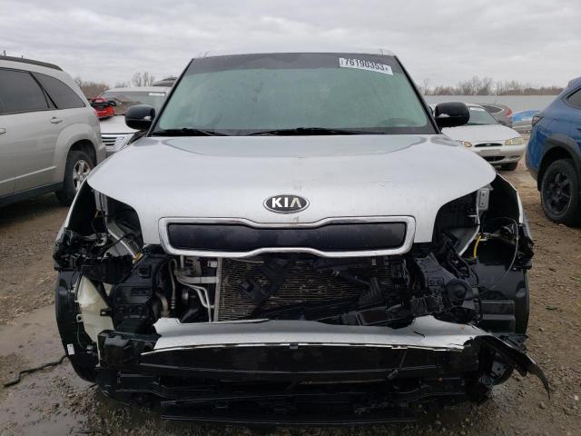 KNDJN2A22G7822043 - 2016 KIA SOUL SILVER photo 5