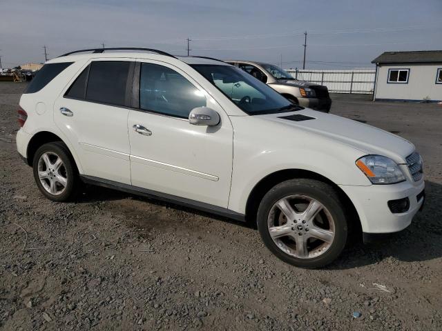 4JGBB22E88A394386 - 2008 MERCEDES-BENZ ML 320 CDI WHITE photo 4