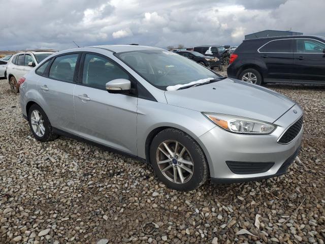 1FADP3F23HL222894 - 2017 FORD FOCUS SE SILVER photo 4