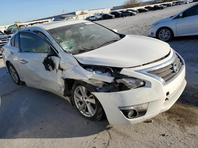 1N4AL3AP2DN503097 - 2013 NISSAN ALTIMA 2.5 WHITE photo 4