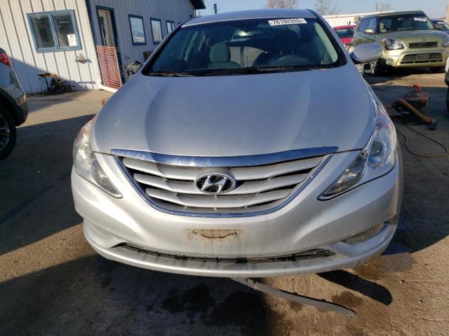 5NPEB4AC5DH713727 - 2013 HYUNDAI SONATA GLS SILVER photo 5