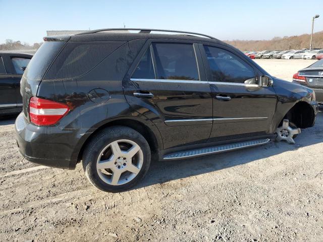 4JGBB72E08A375196 - 2008 MERCEDES-BENZ ML 550 BLACK photo 3