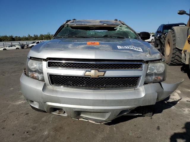 1GNUCAE03AR132343 - 2010 CHEVROLET TAHOE C1500  LS SILVER photo 5