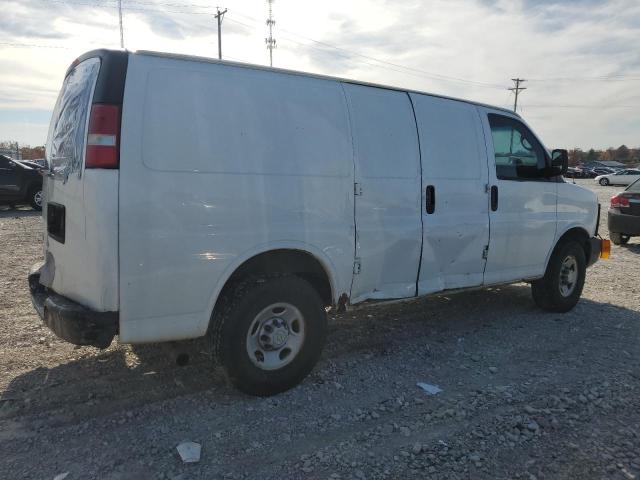 1GCGG25C791118109 - 2009 CHEVROLET EXPRESS G2 WHITE photo 3