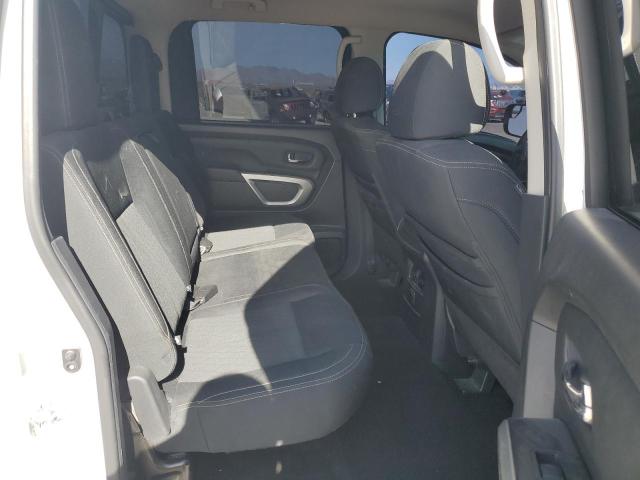 1N6AA1E52JN524778 - 2018 NISSAN TITAN SV WHITE photo 10