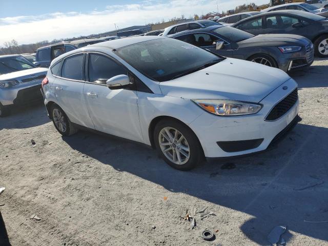 1FADP3K21HL246486 - 2017 FORD FOCUS SE WHITE photo 4