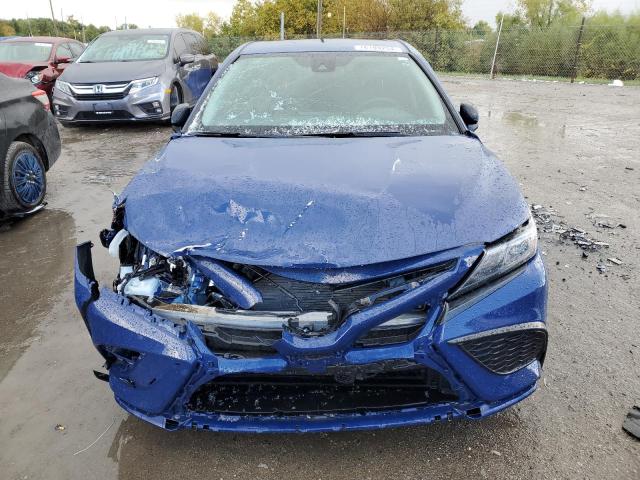 4T1T31AK3PU047645 - 2023 TOYOTA CAMRY SE NIGHT SHADE BLUE photo 5