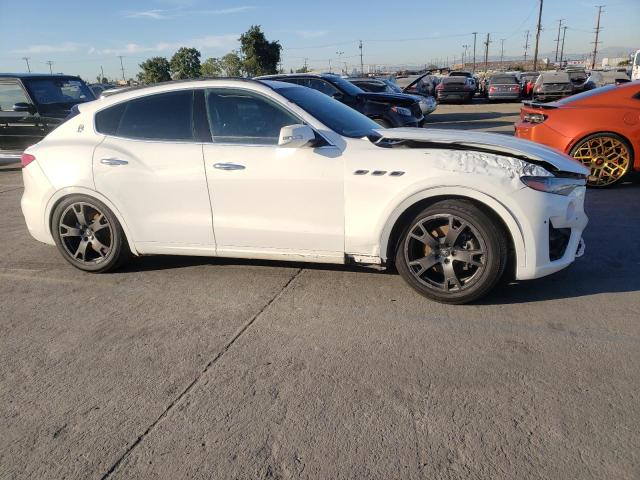 ZN661XUA0KX322651 - 2019 MASERATI LEVANTE WHITE photo 4